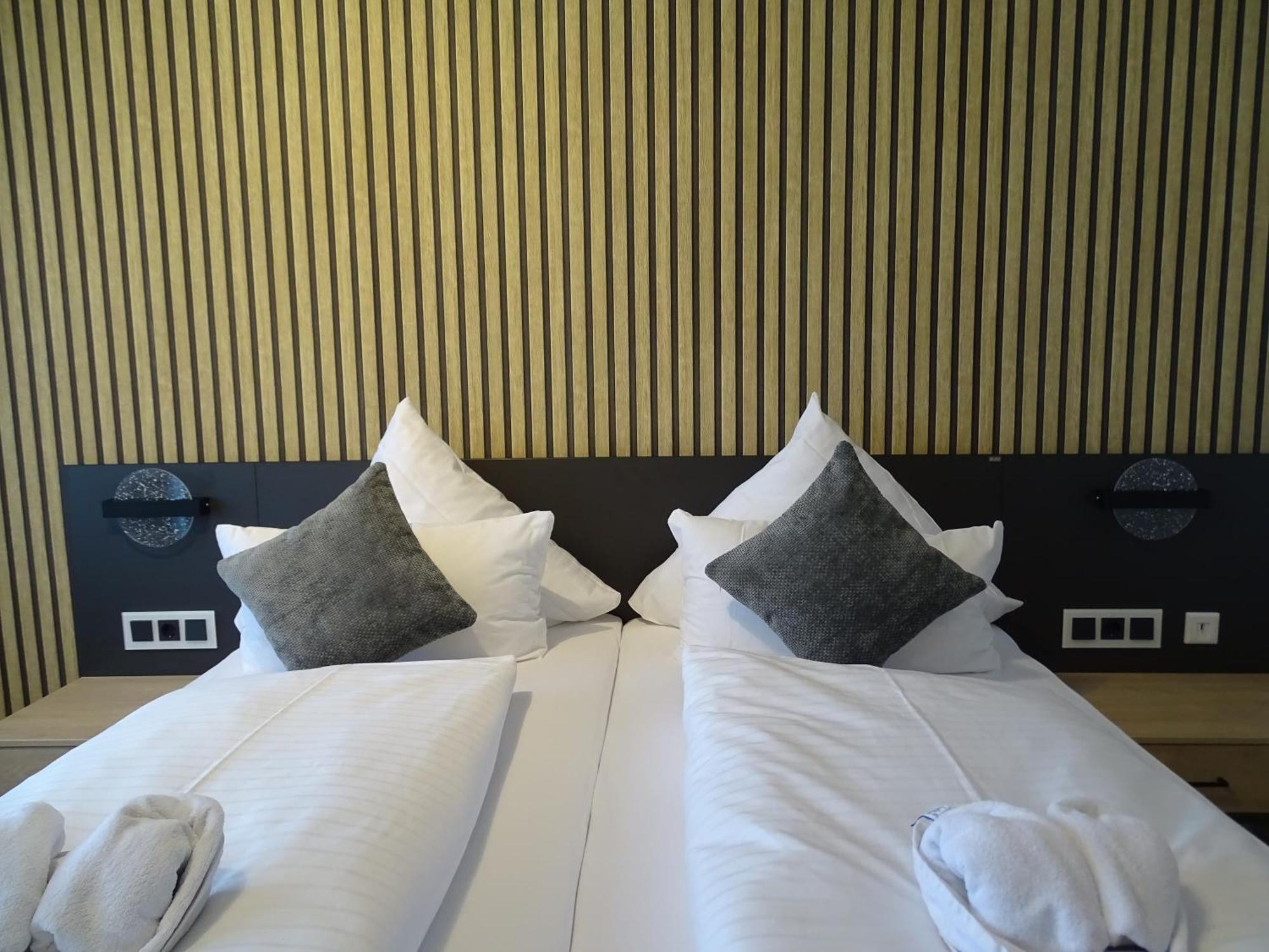 Hotel Zur Therme Erwitte Ngoại thất bức ảnh